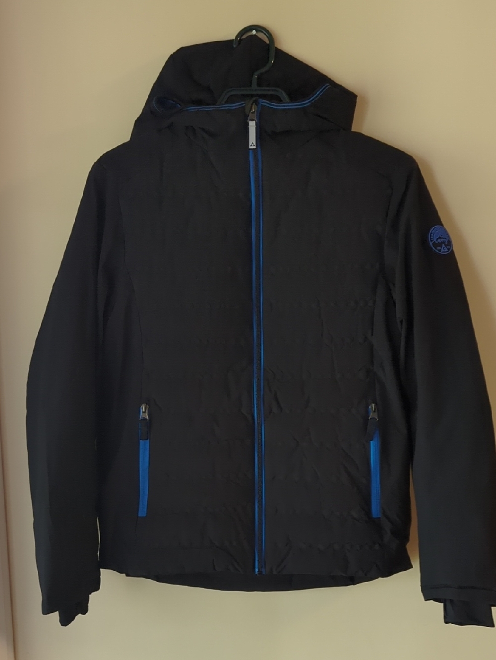 Gerry clothing Black Hooded Puffer Jacket with Blue Accents size 14/16